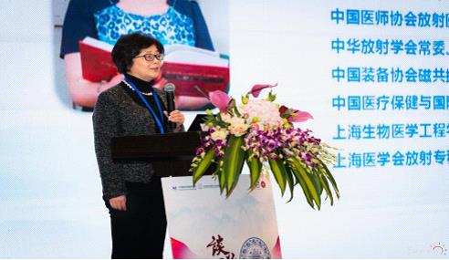 上海交通大學附屬瑞金醫(yī)院嚴福華教授致辭、講座.jpg